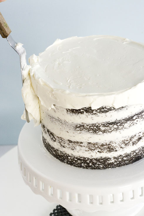 How to perfectly - and easily - frost a cake. Tons of pics!