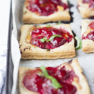 Strawberry Tart with Honey Balsamic Goat Cheese. Easy and impressive party appetizer.