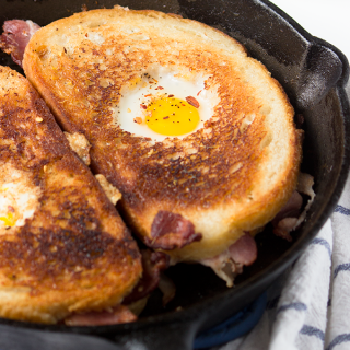 I made my boyfriend this Bacon-Cheddar Grilled Cheese Egg in a Hole and now he's my fiance - Whisk-Kid
